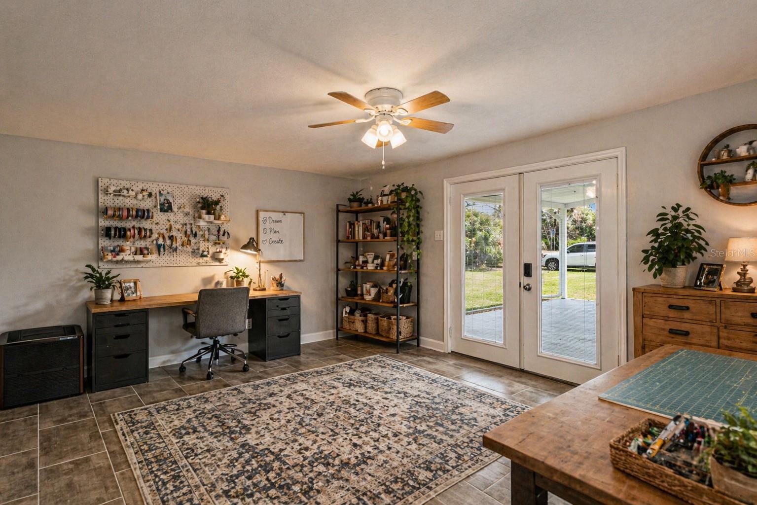 SUNNY SHORES - Residential