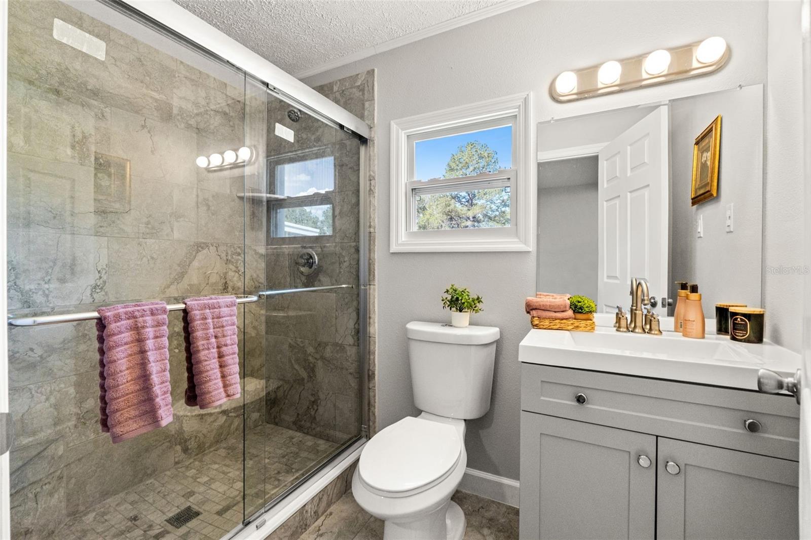 SUNNY SHORES - Residential