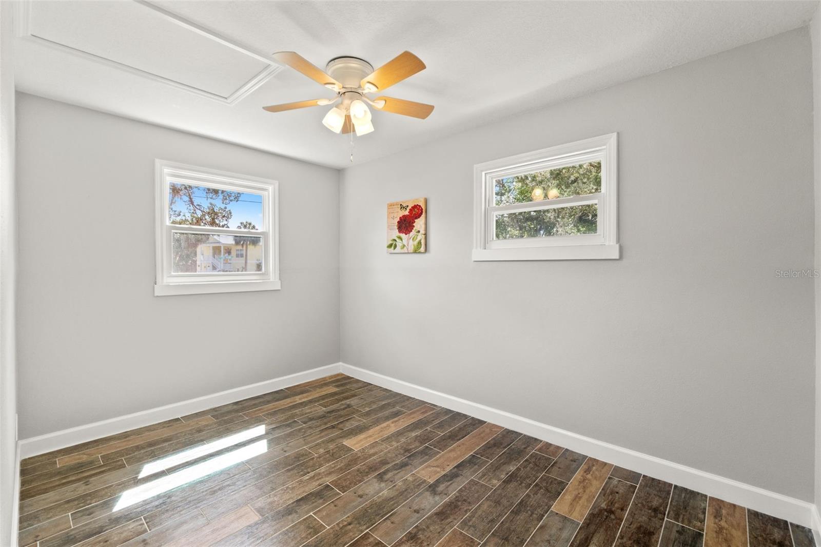 SUNNY SHORES - Residential