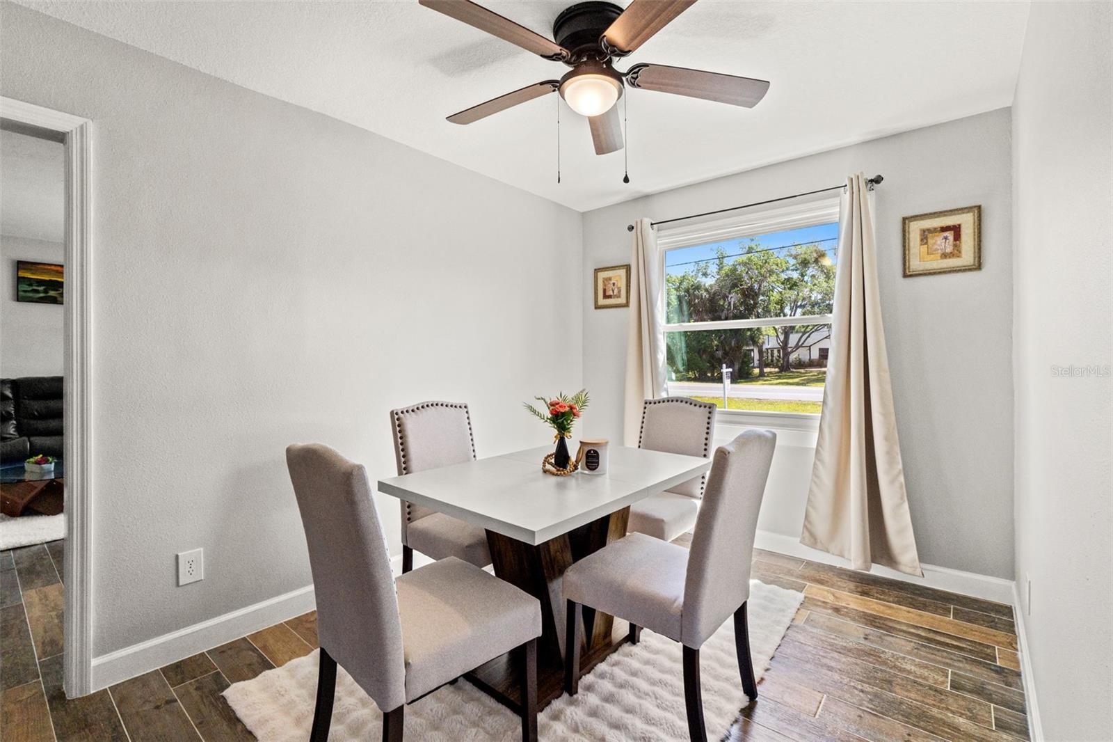 SUNNY SHORES - Residential