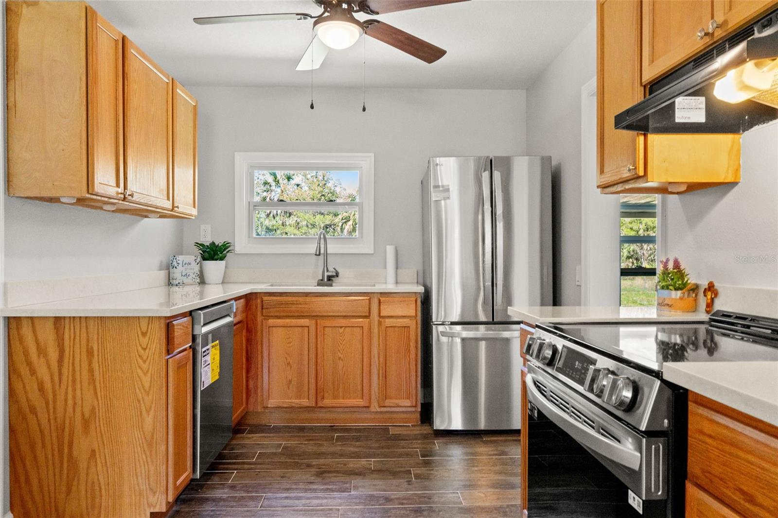 SUNNY SHORES - Residential