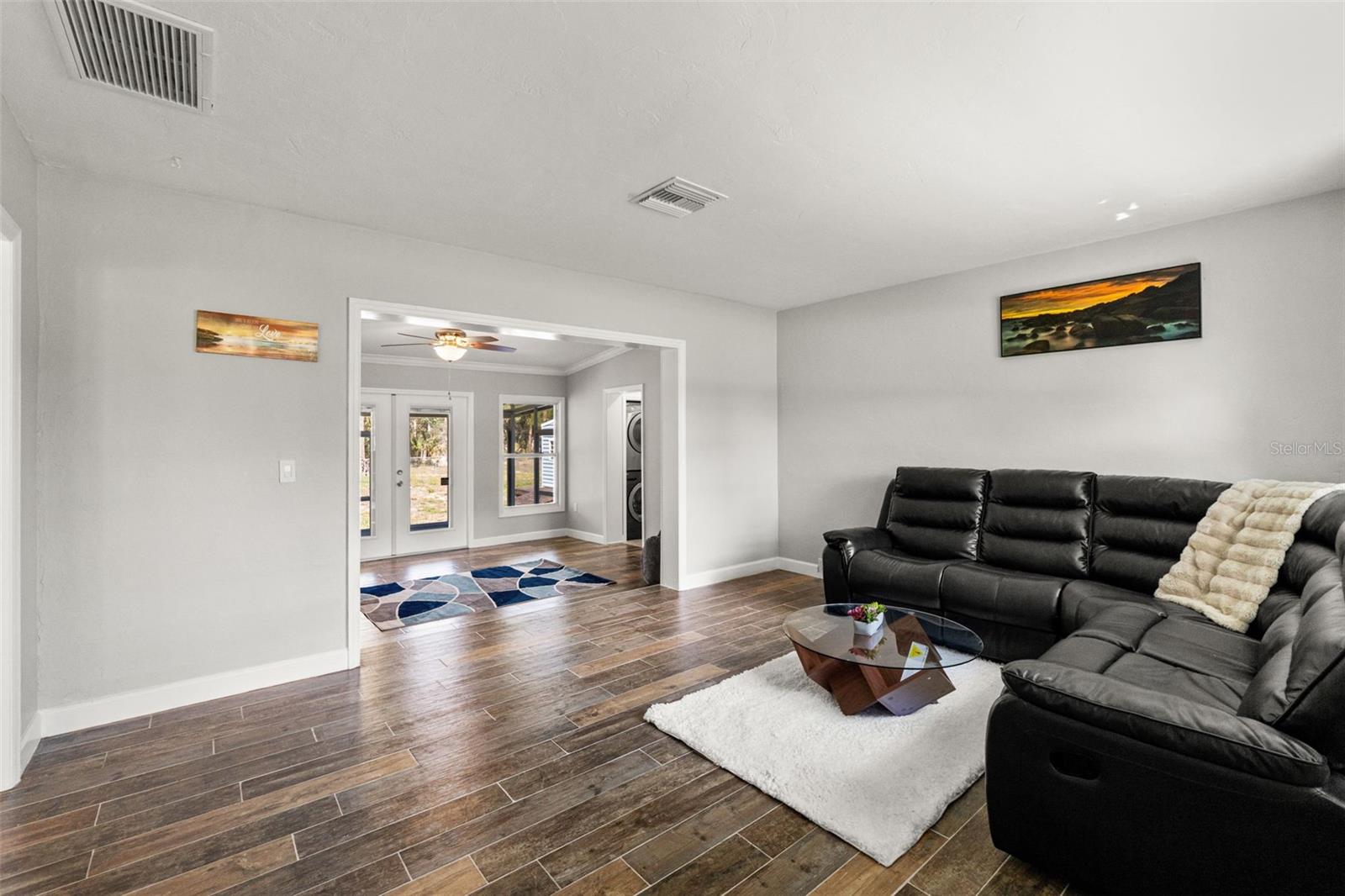 SUNNY SHORES - Residential