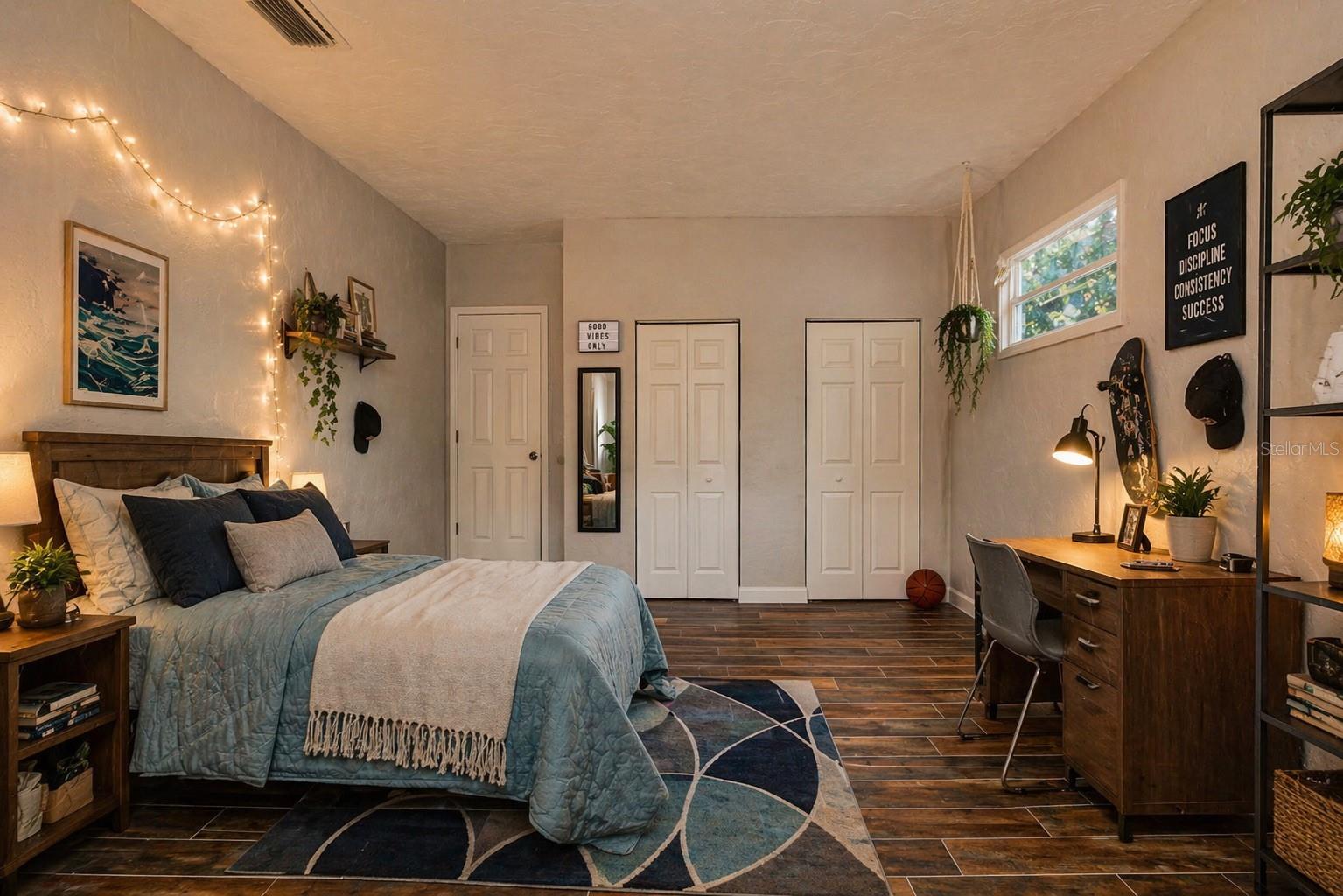 SUNNY SHORES - Residential
