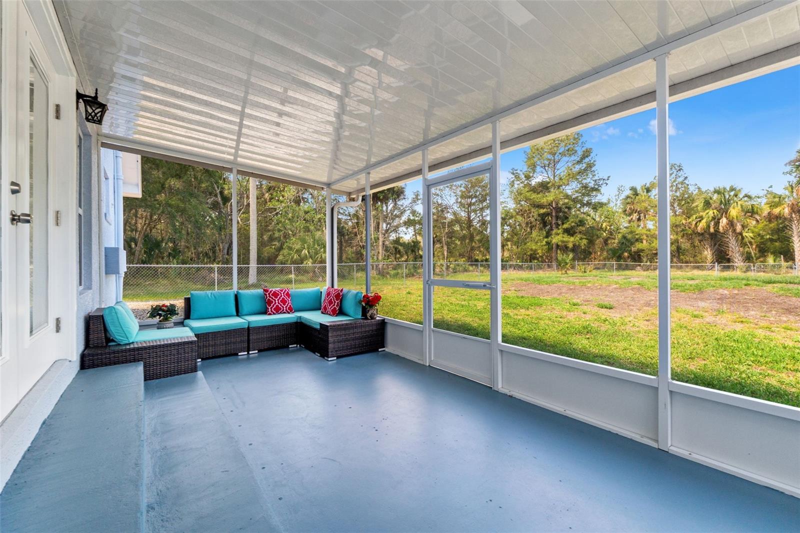 SUNNY SHORES - Residential
