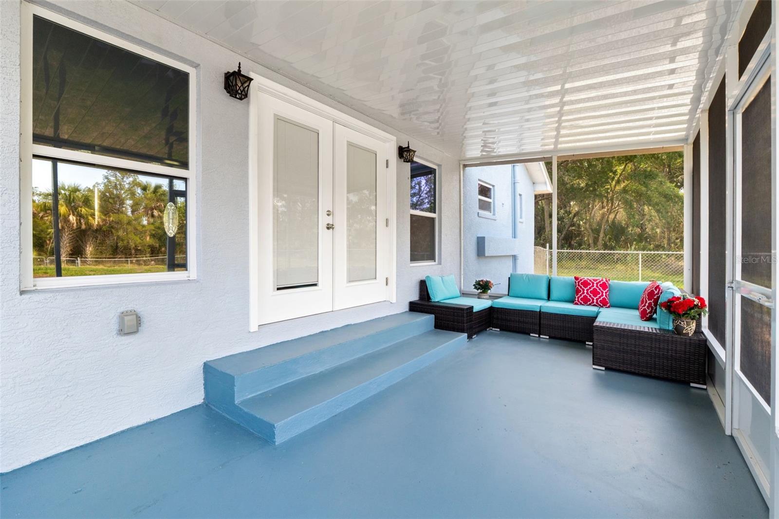 SUNNY SHORES - Residential