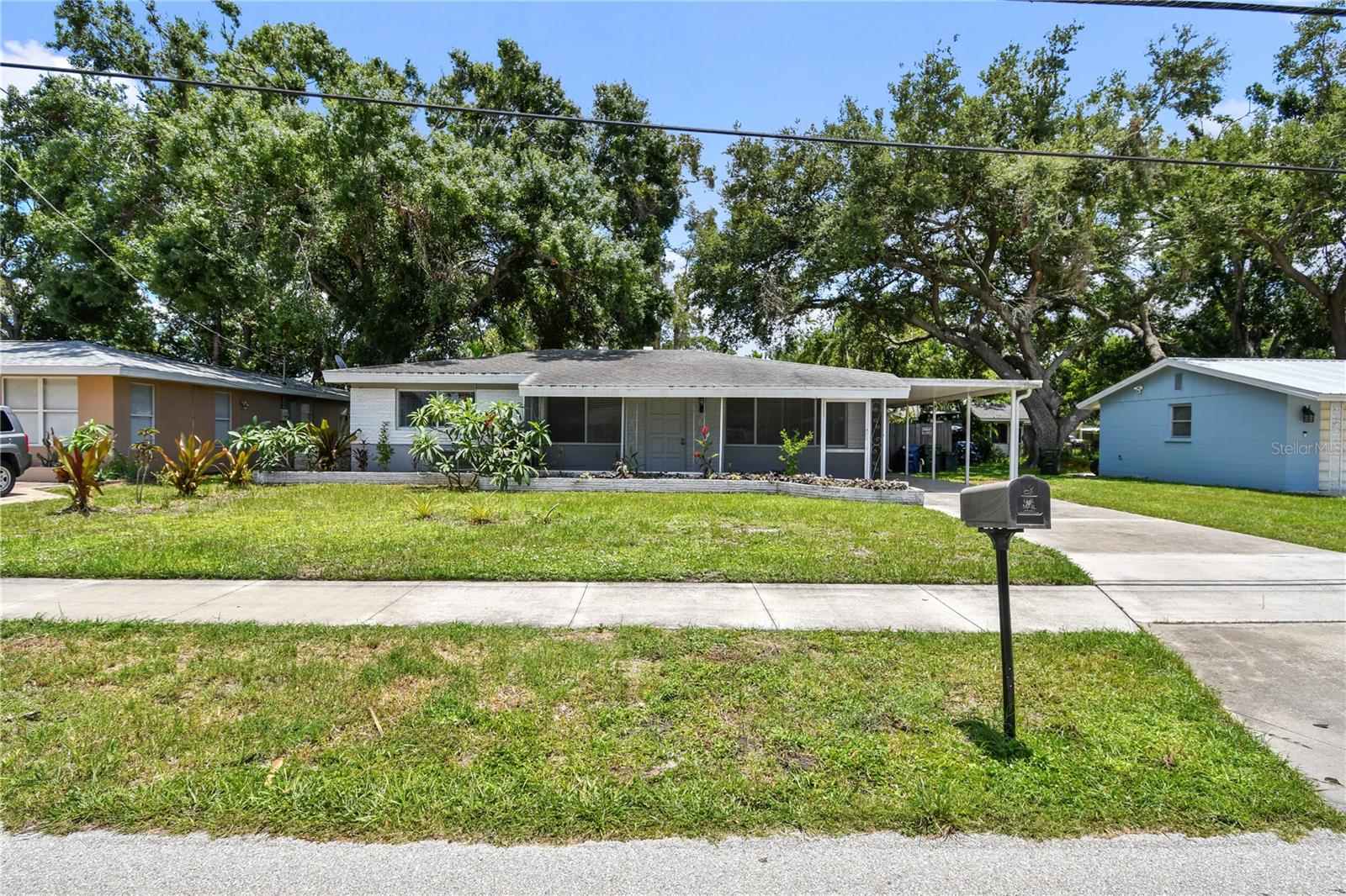 4484 BROOKSDALE DRIVE