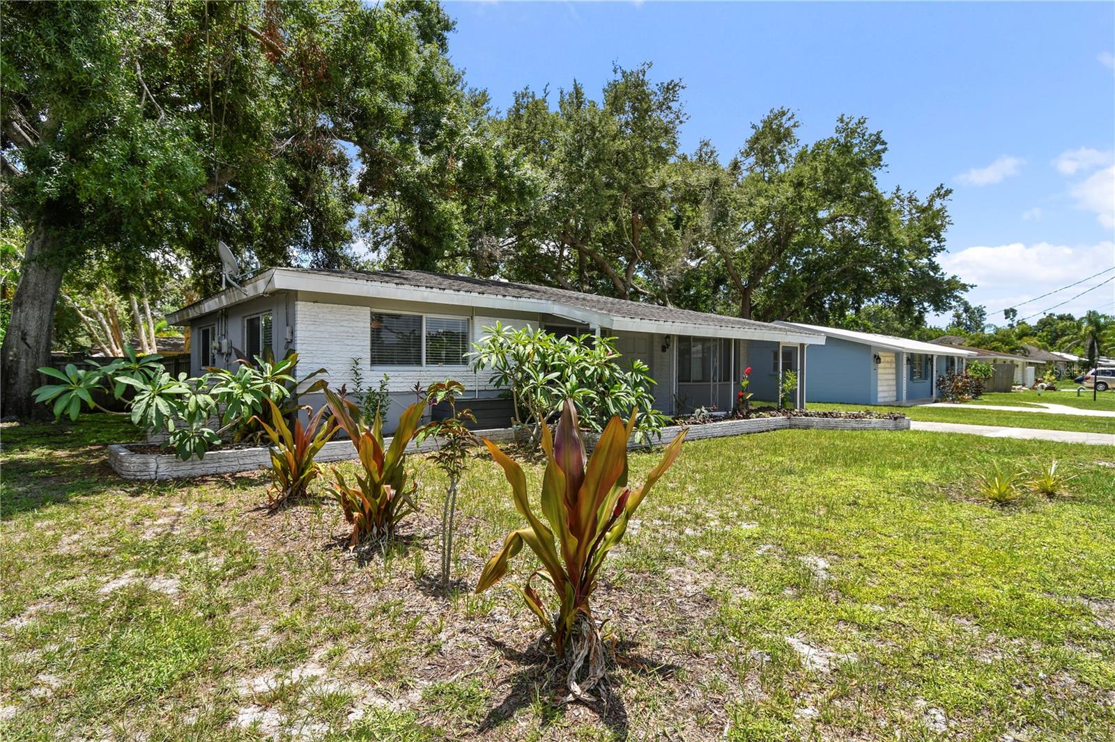 4484 BROOKSDALE DRIVE
