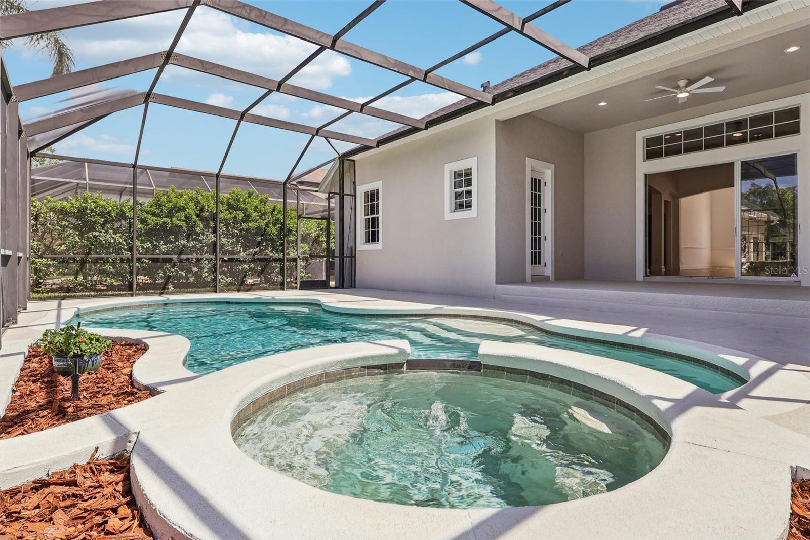 KEENES POINTE - Residential