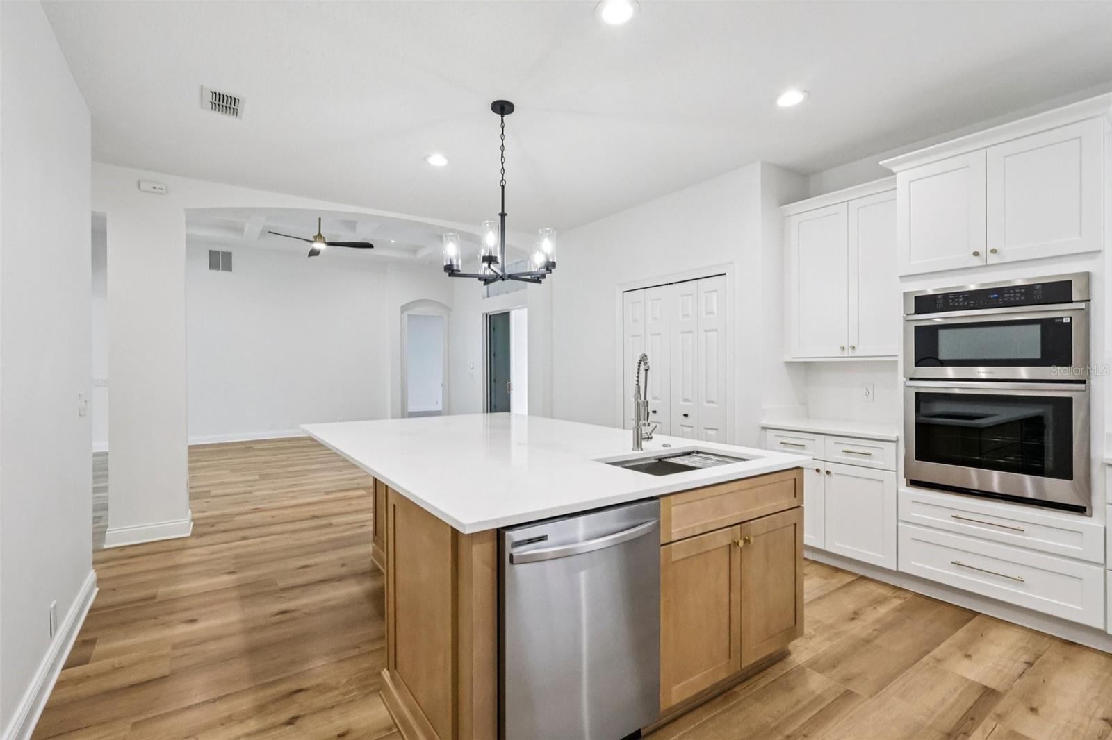 KEENES POINTE - Residential