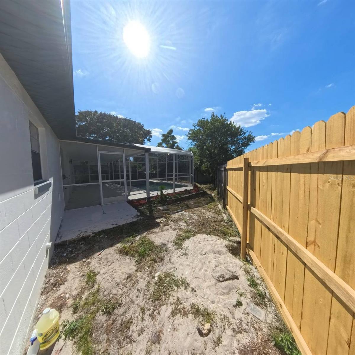 TWIN LAKES MANOR - Residential