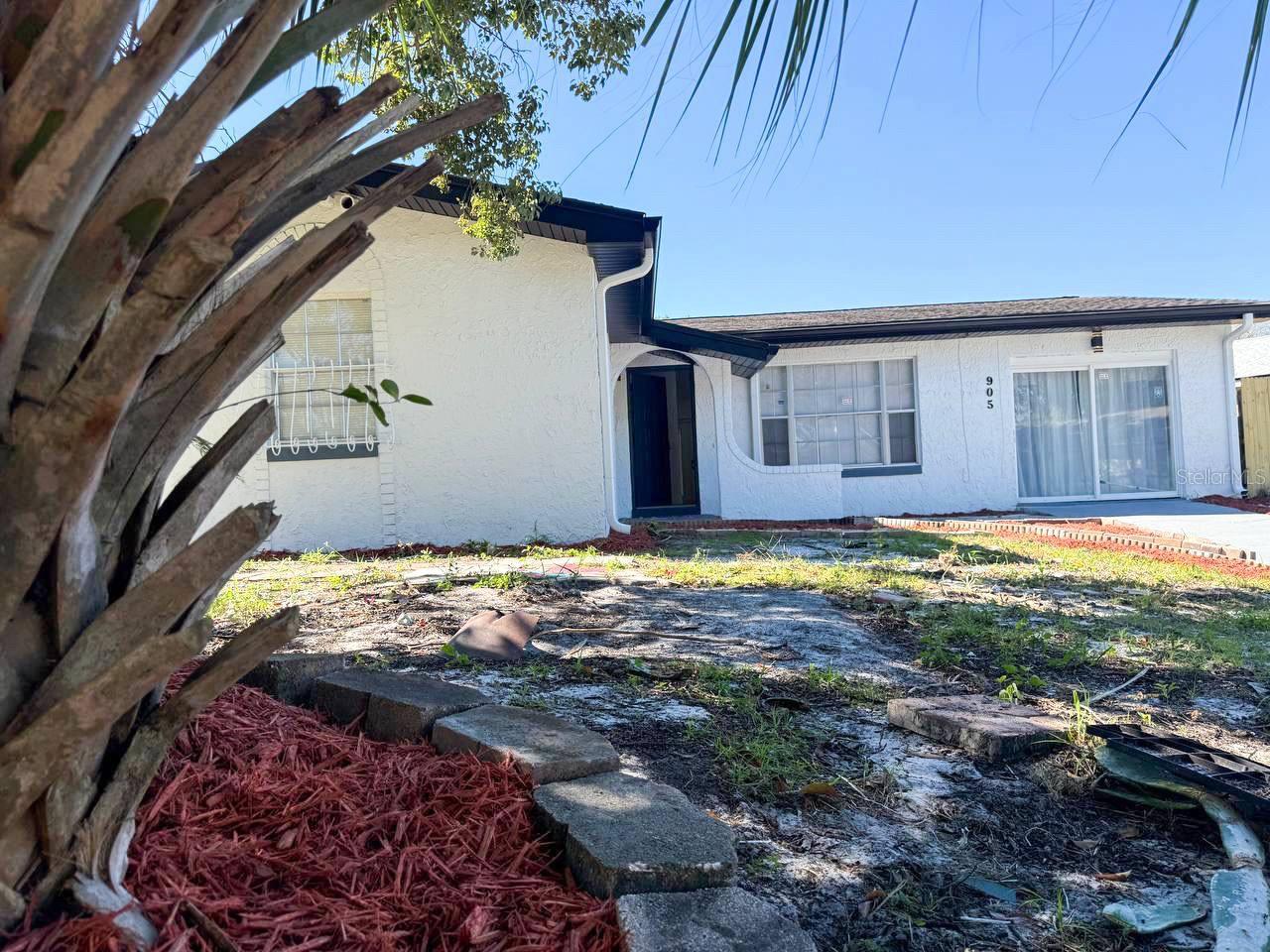 TWIN LAKES MANOR - Residential