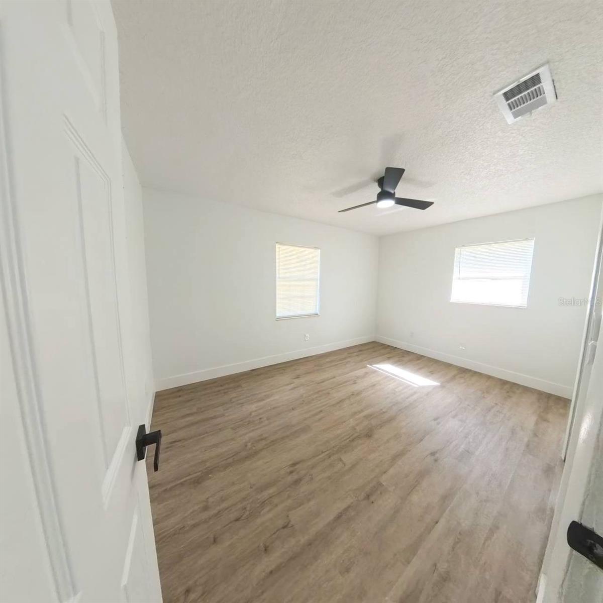 TWIN LAKES MANOR - Residential