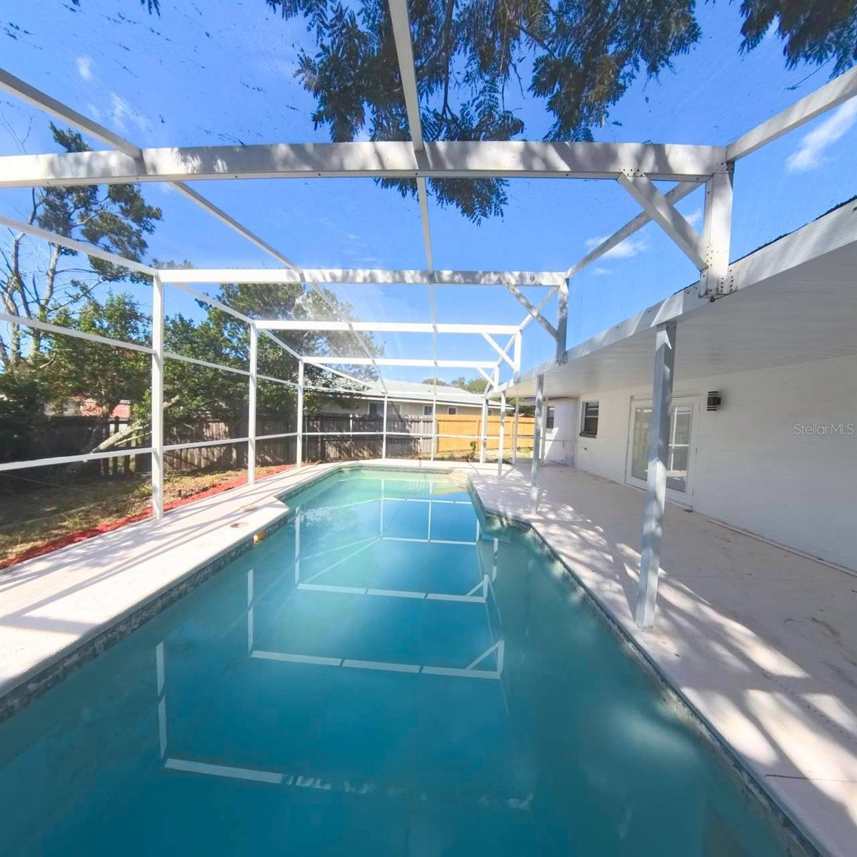 TWIN LAKES MANOR - Residential