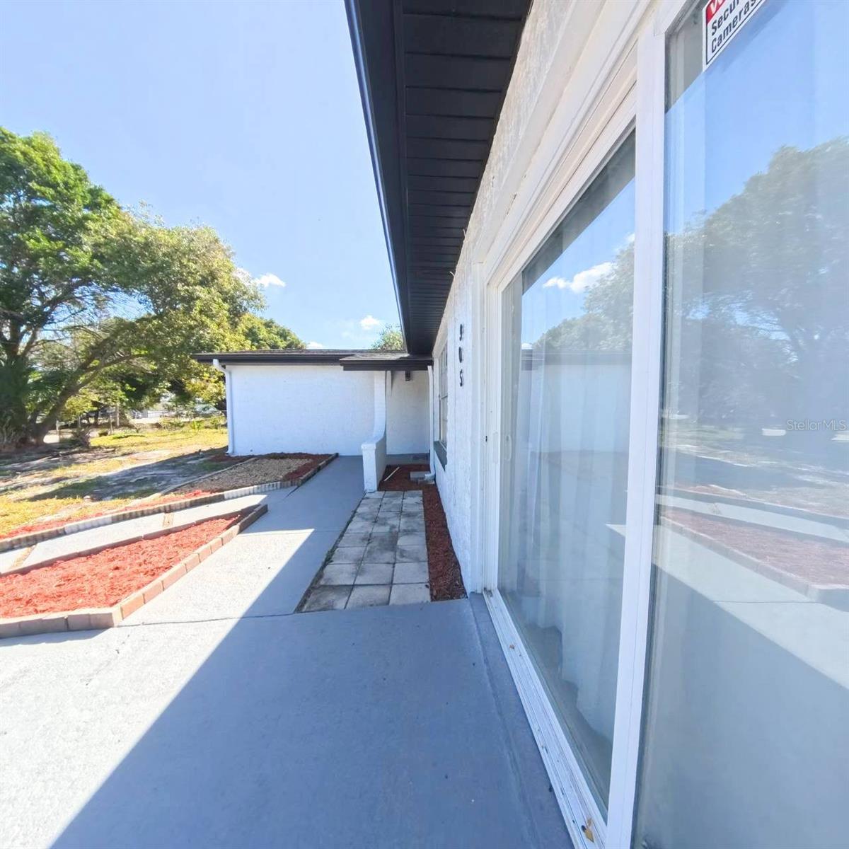 TWIN LAKES MANOR - Residential