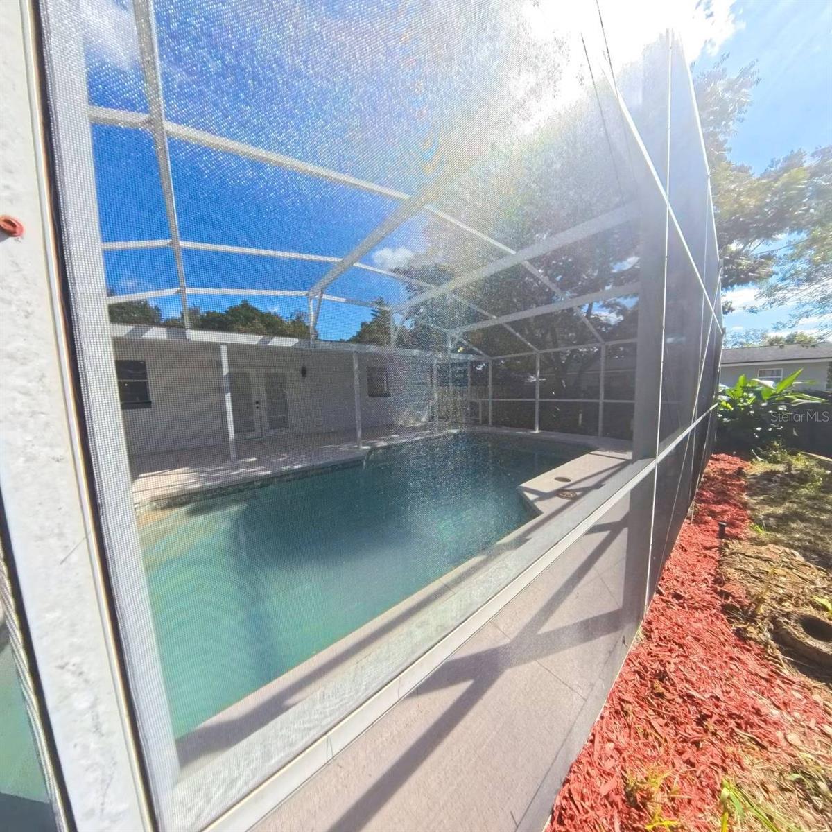 TWIN LAKES MANOR - Residential