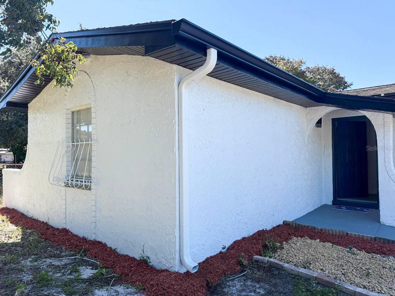 TWIN LAKES MANOR - Residential