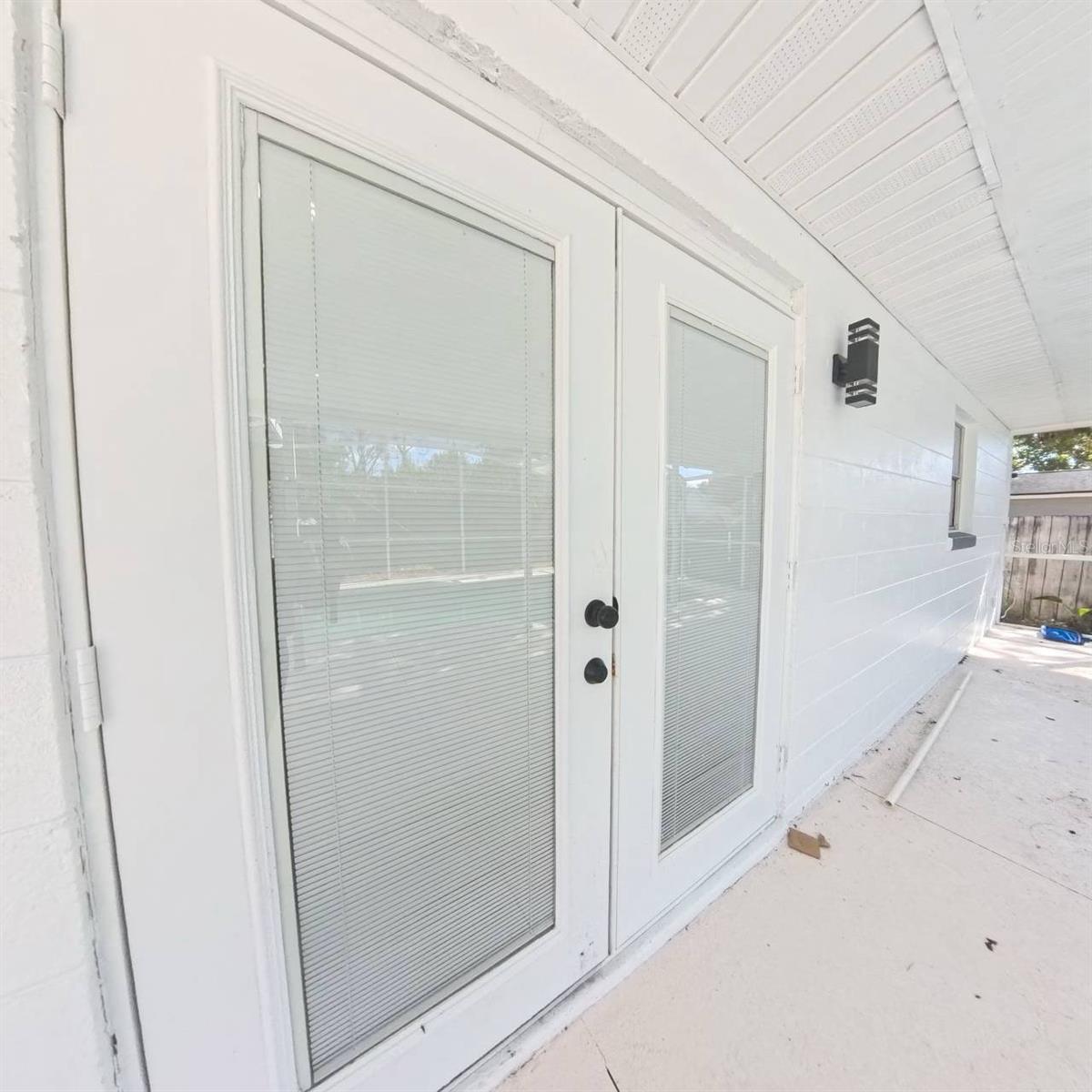 TWIN LAKES MANOR - Residential