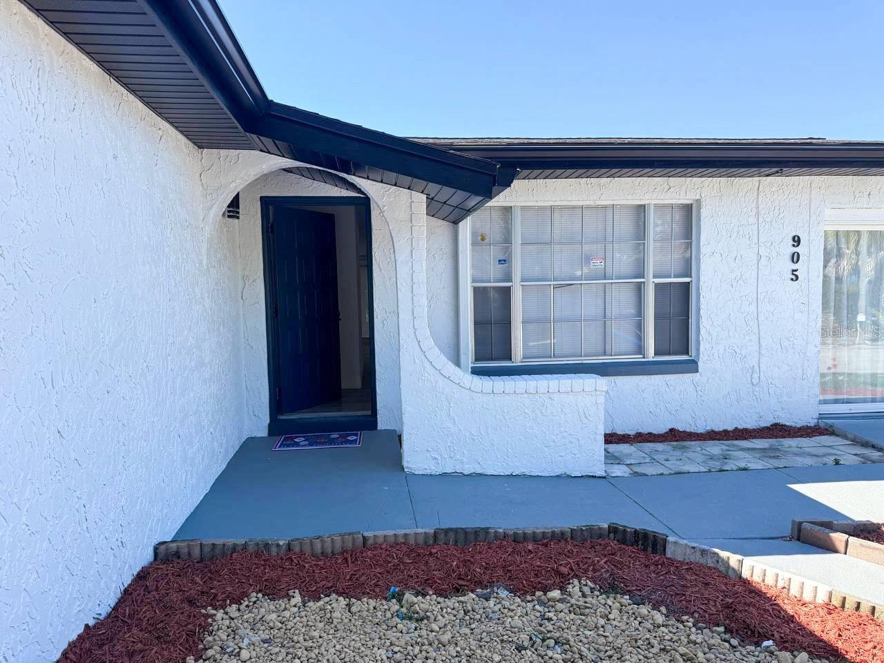 TWIN LAKES MANOR - Residential