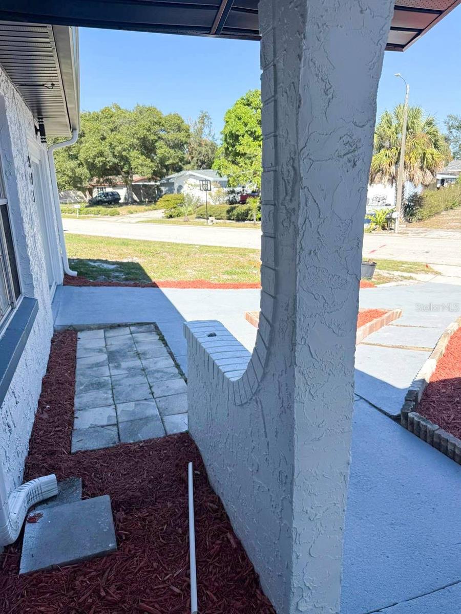 TWIN LAKES MANOR - Residential