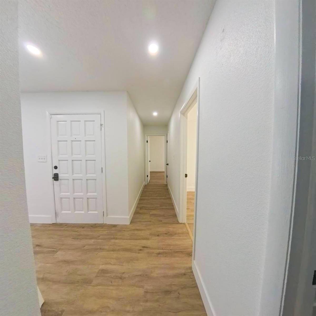 TWIN LAKES MANOR - Residential