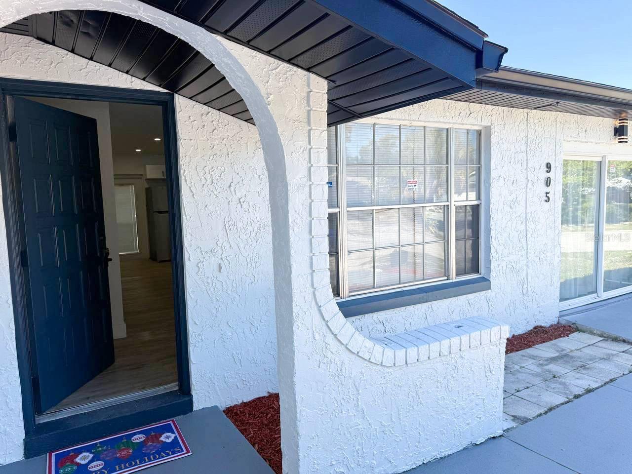 TWIN LAKES MANOR - Residential