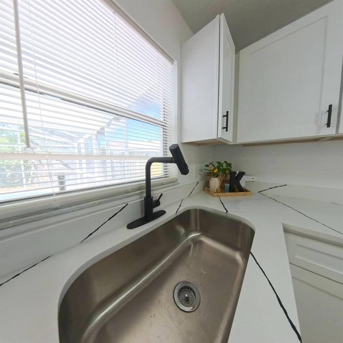 TWIN LAKES MANOR - Residential