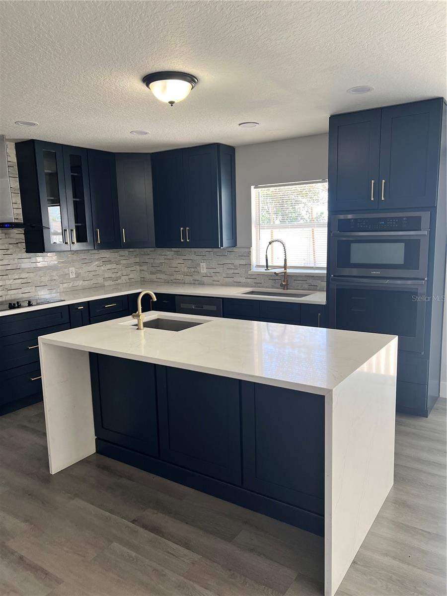 5289 SUNSET CANYON DRIVE