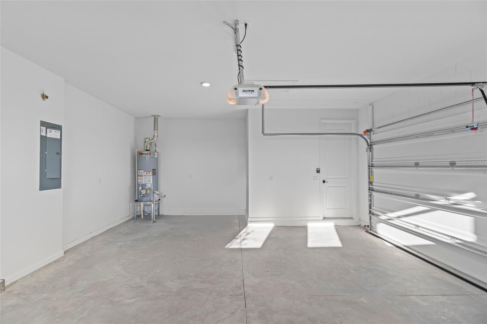 KH CW HAMMOCK OAKS LLC - Residential