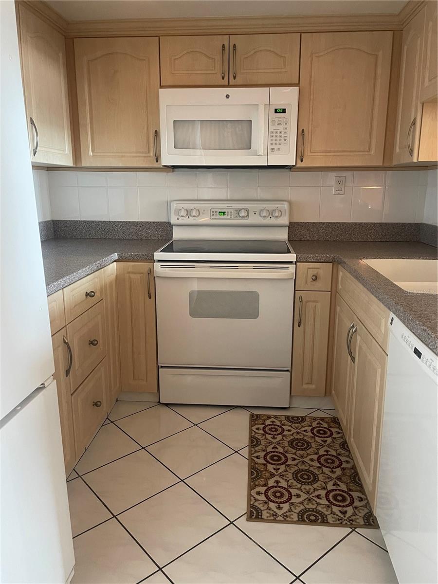 STARBOARD TOWER - Residential Lease