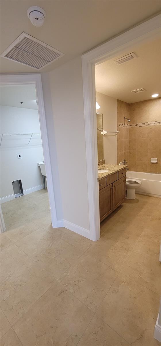 Riverwalk/Coronado Island-Bldg - Residential