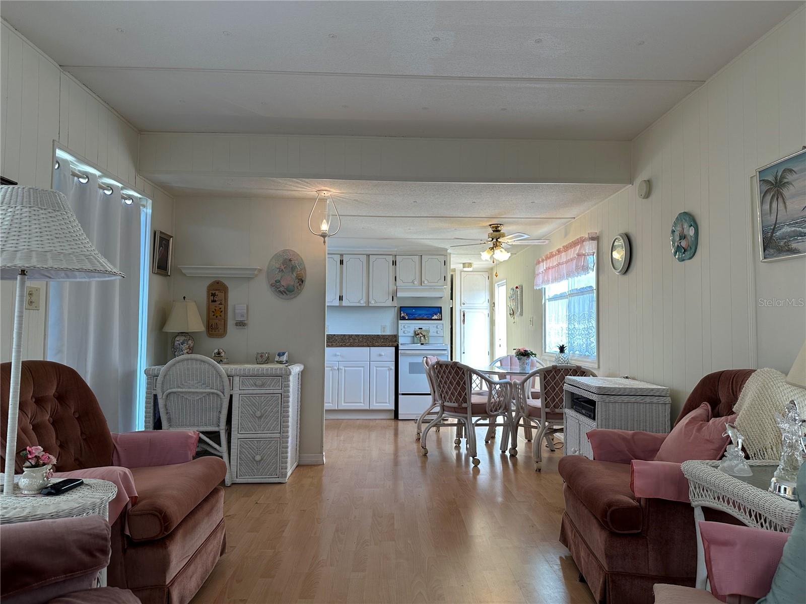 COLONIAL MANOR - Residential