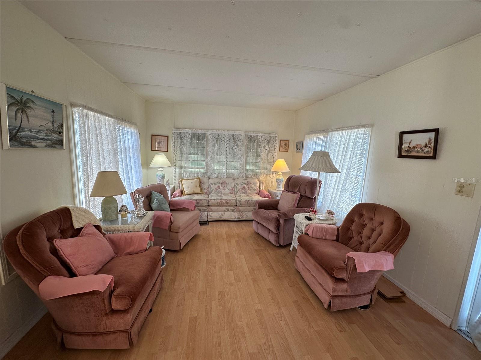 COLONIAL MANOR - Residential