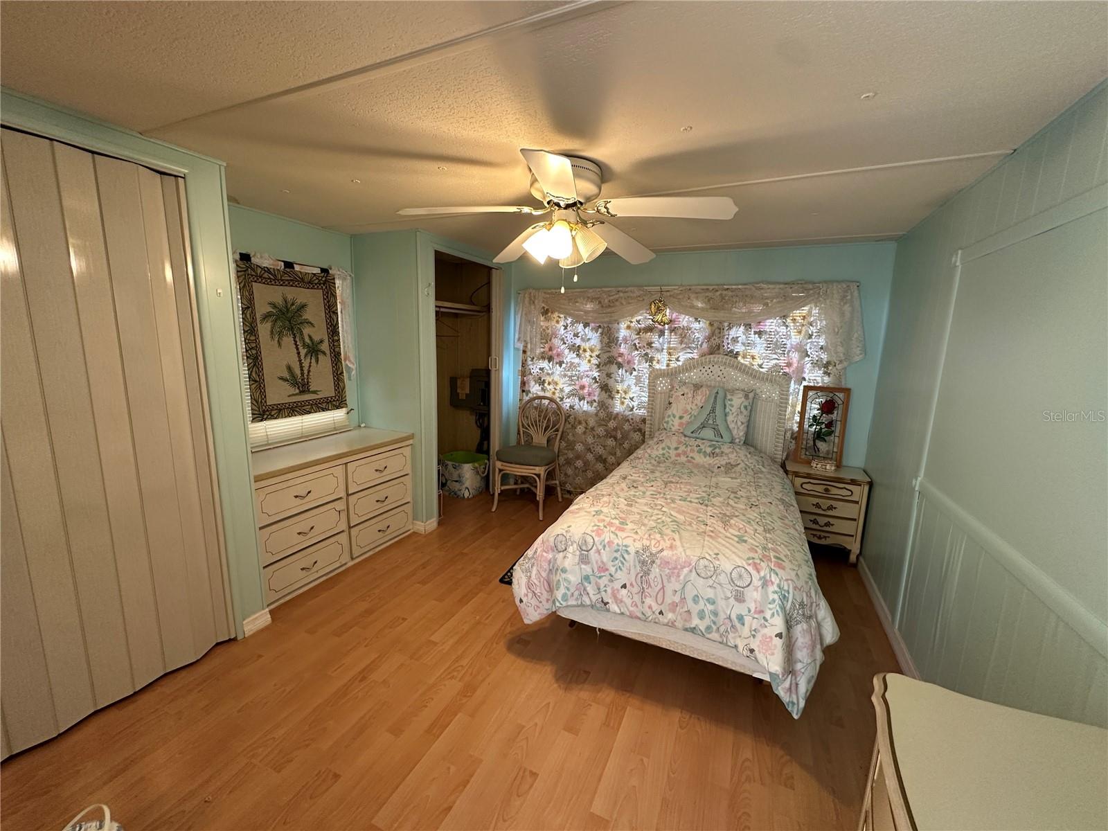 COLONIAL MANOR - Residential