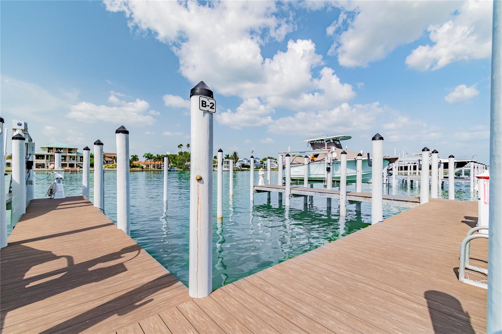 BRIGHTWATER BLUE TWNHMS - Residential