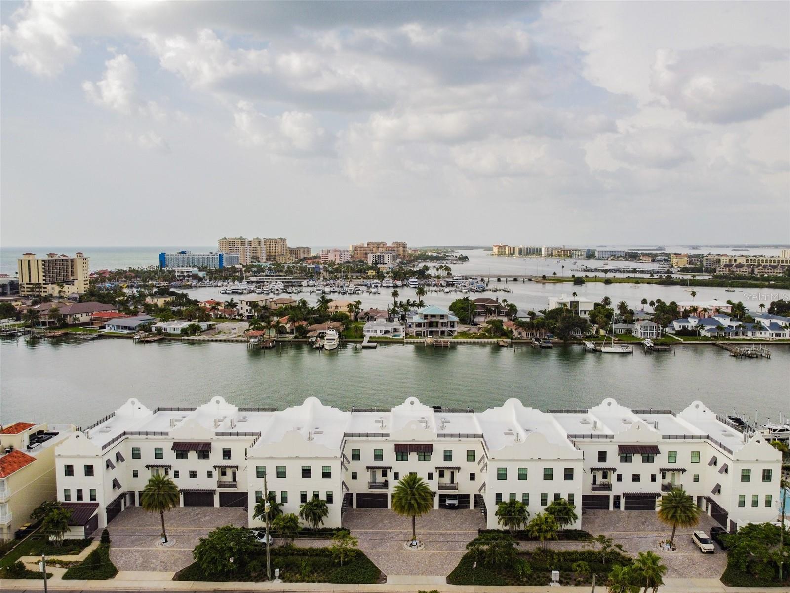 BRIGHTWATER BLUE TWNHMS - Residential