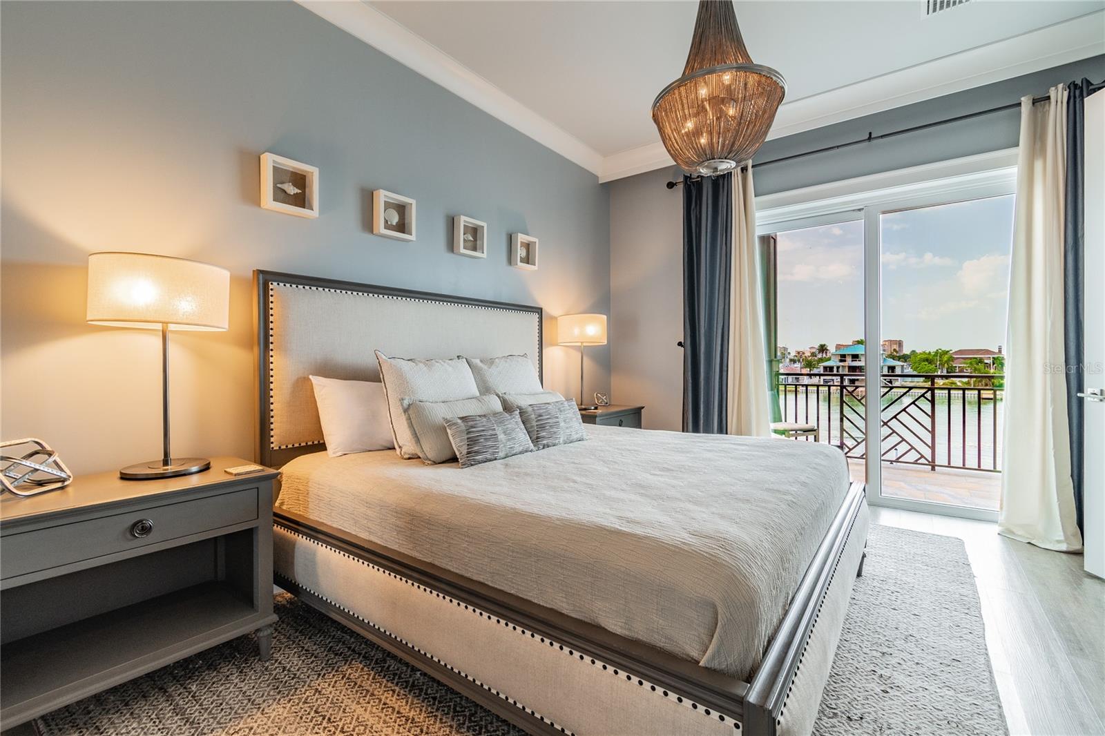 BRIGHTWATER BLUE TWNHMS - Residential