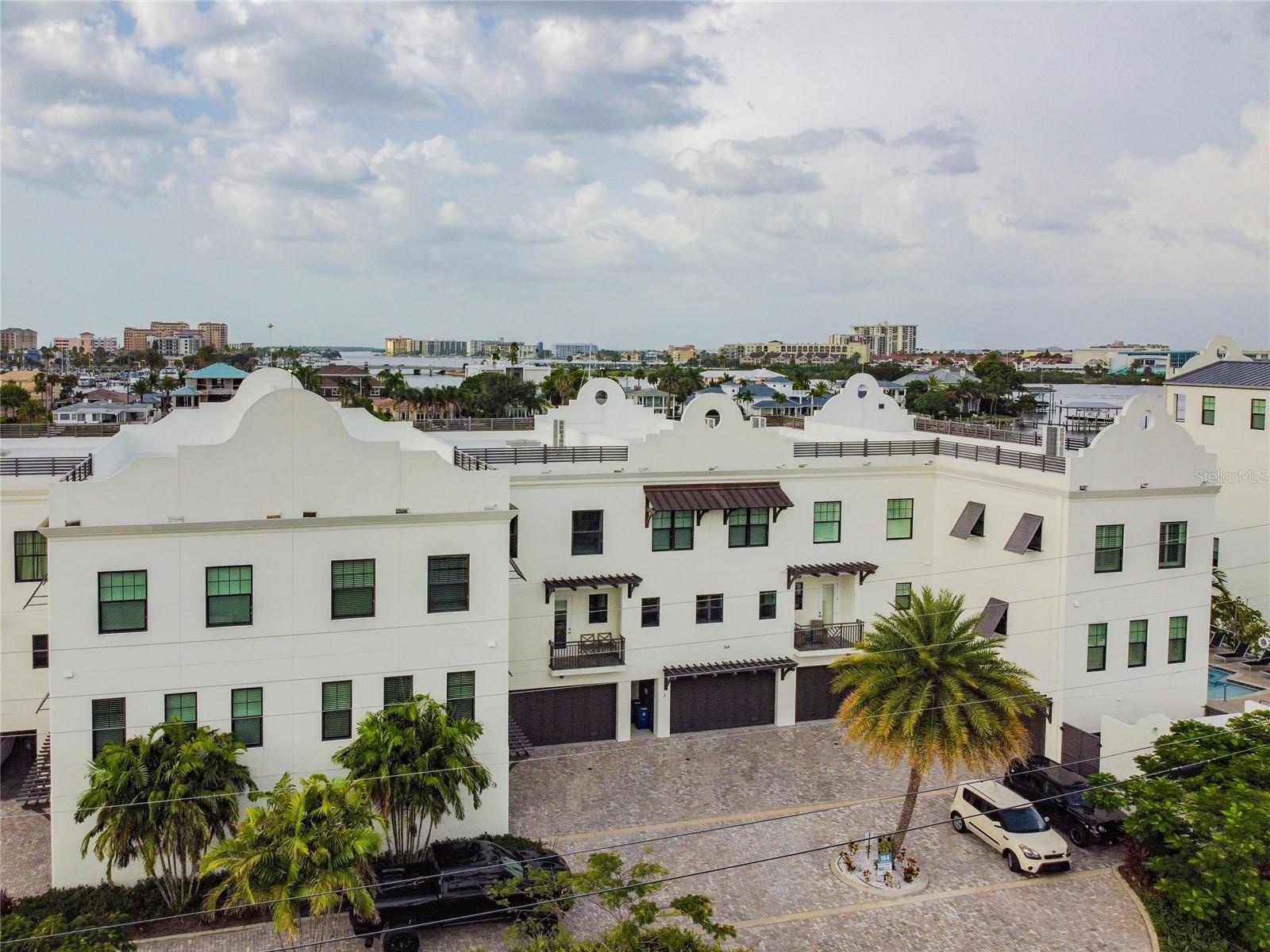 BRIGHTWATER BLUE TWNHMS - Residential