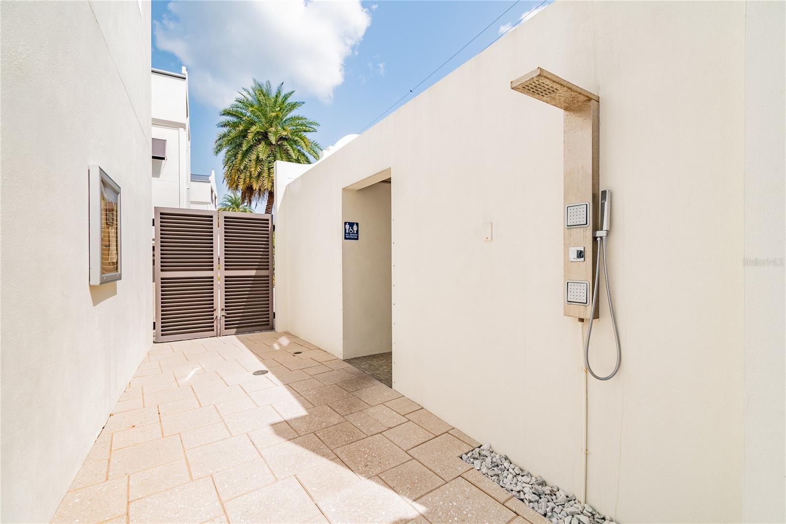 BRIGHTWATER BLUE TWNHMS - Residential