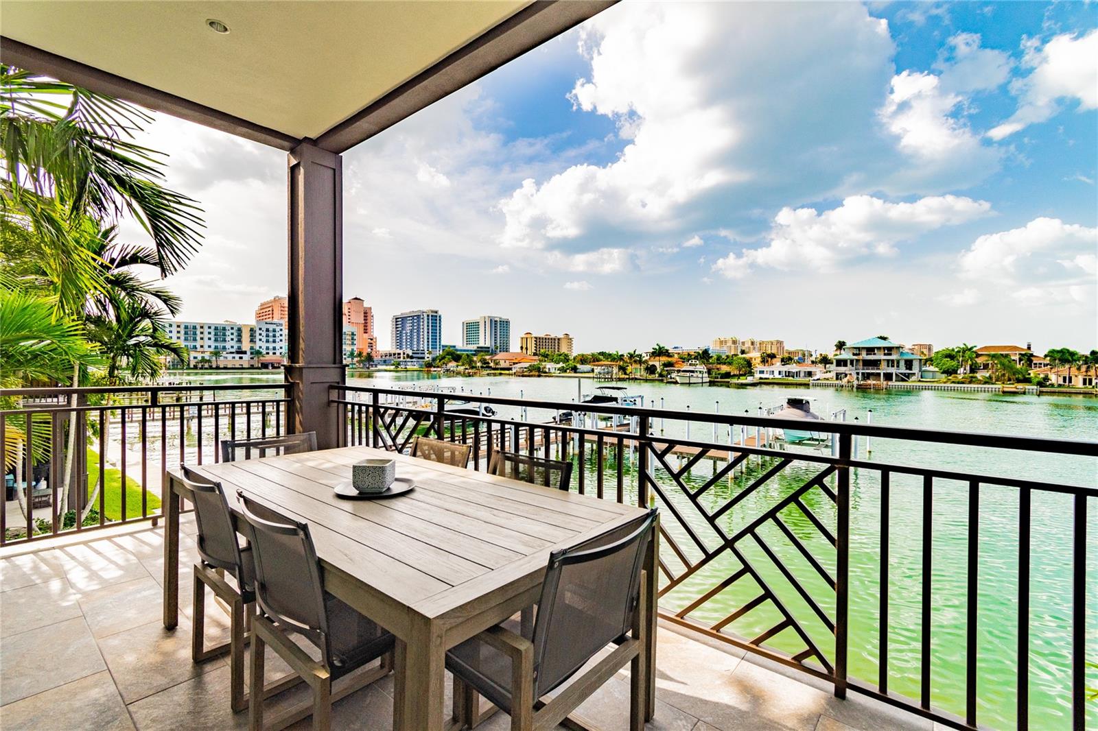 BRIGHTWATER BLUE TWNHMS - Residential