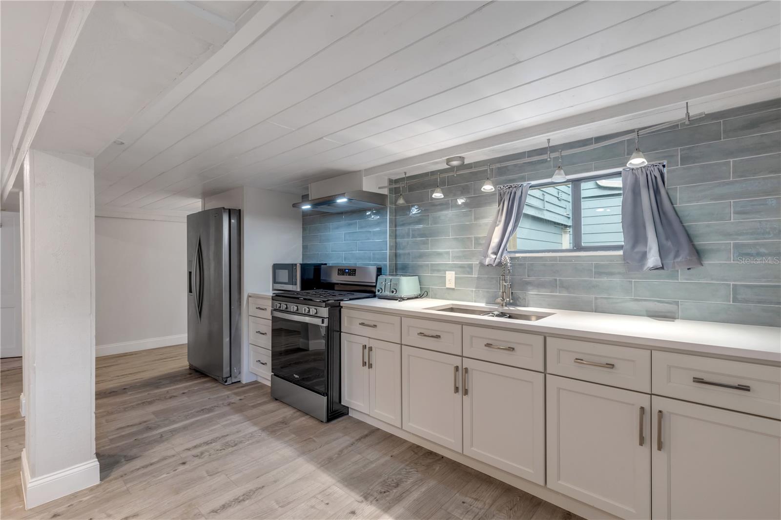 ORLANDO BEACH - Residential