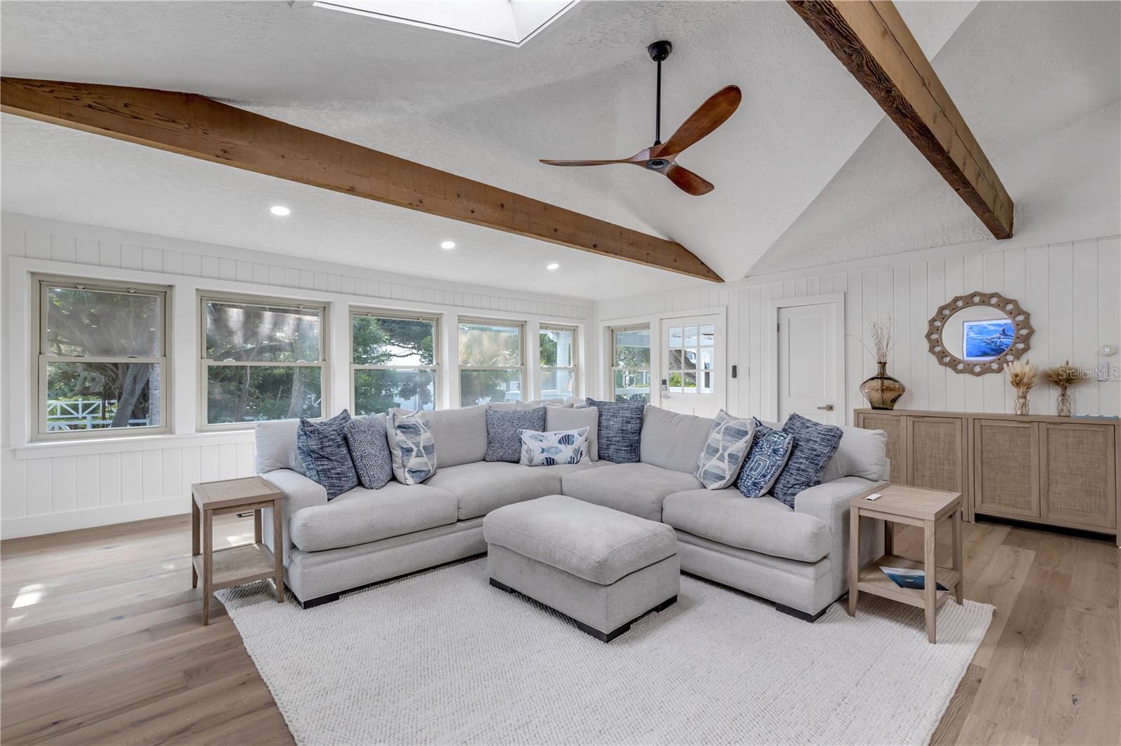 ORLANDO BEACH - Residential