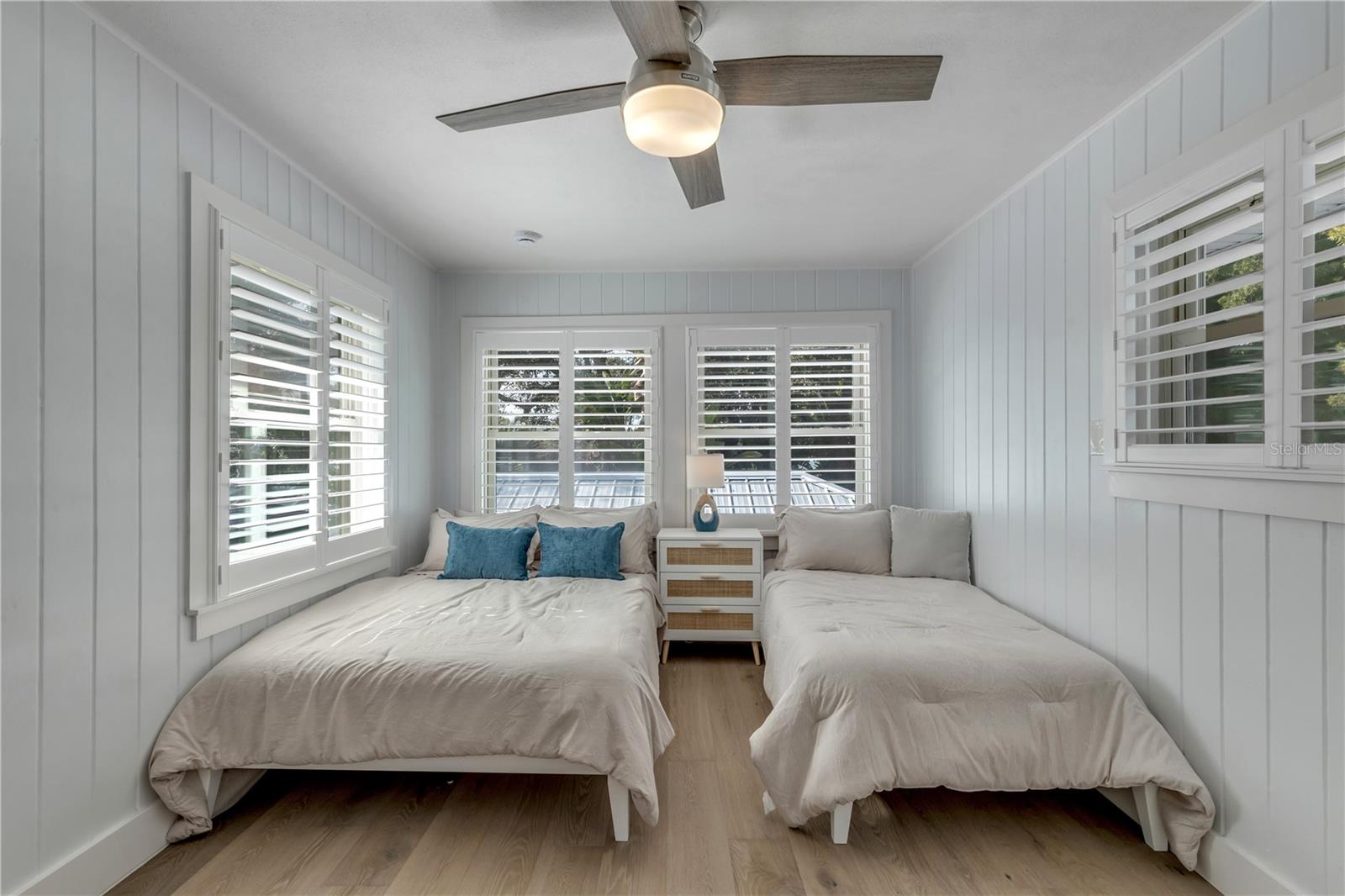 ORLANDO BEACH - Residential