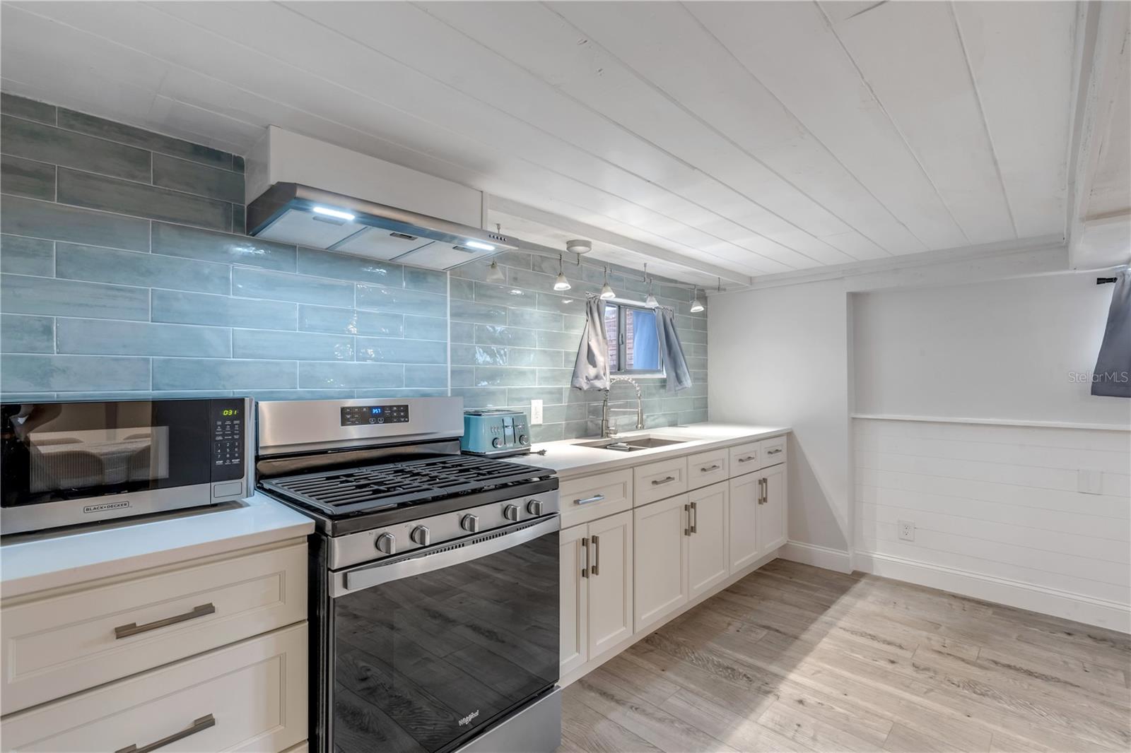 ORLANDO BEACH - Residential