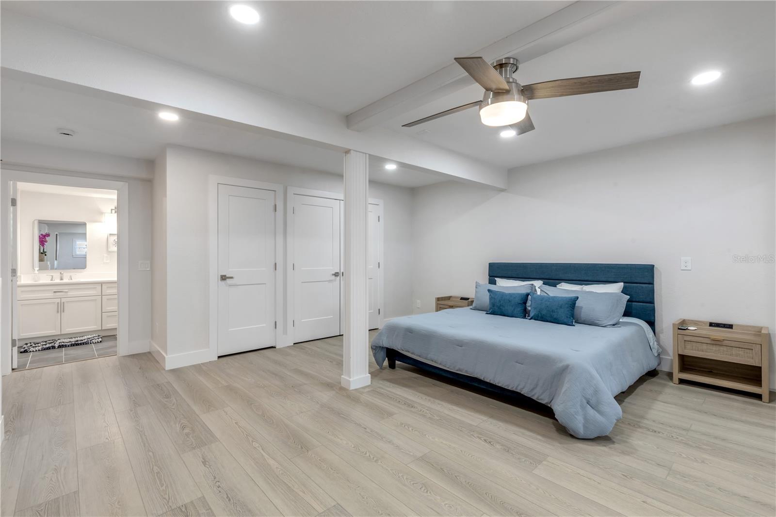 ORLANDO BEACH - Residential