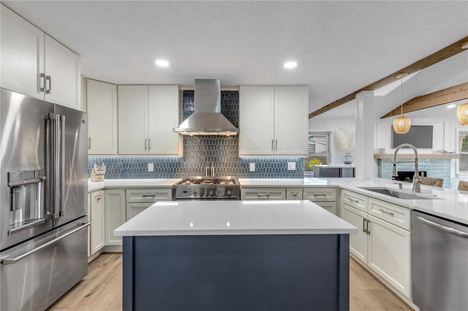 ORLANDO BEACH - Residential