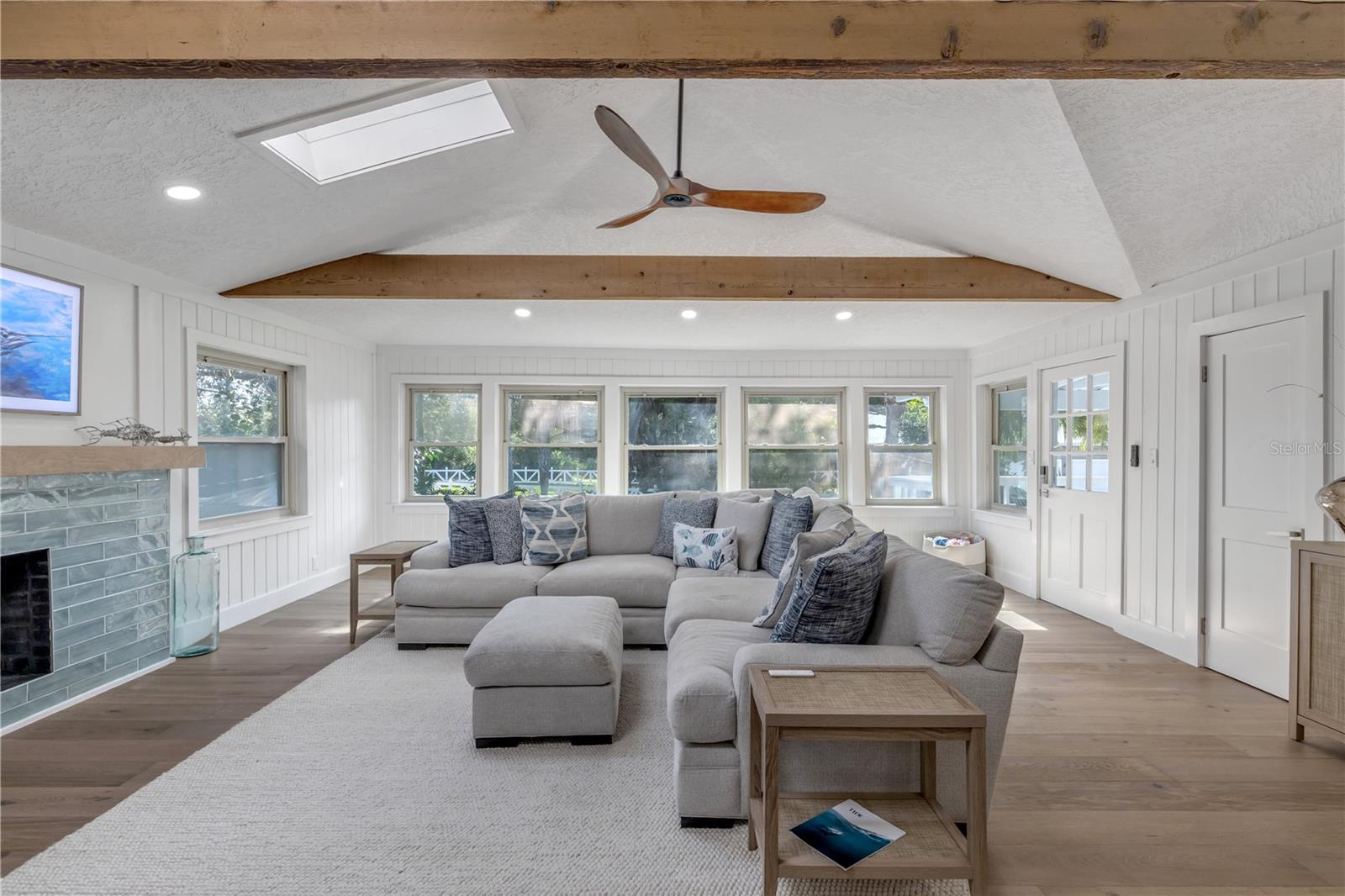 ORLANDO BEACH - Residential