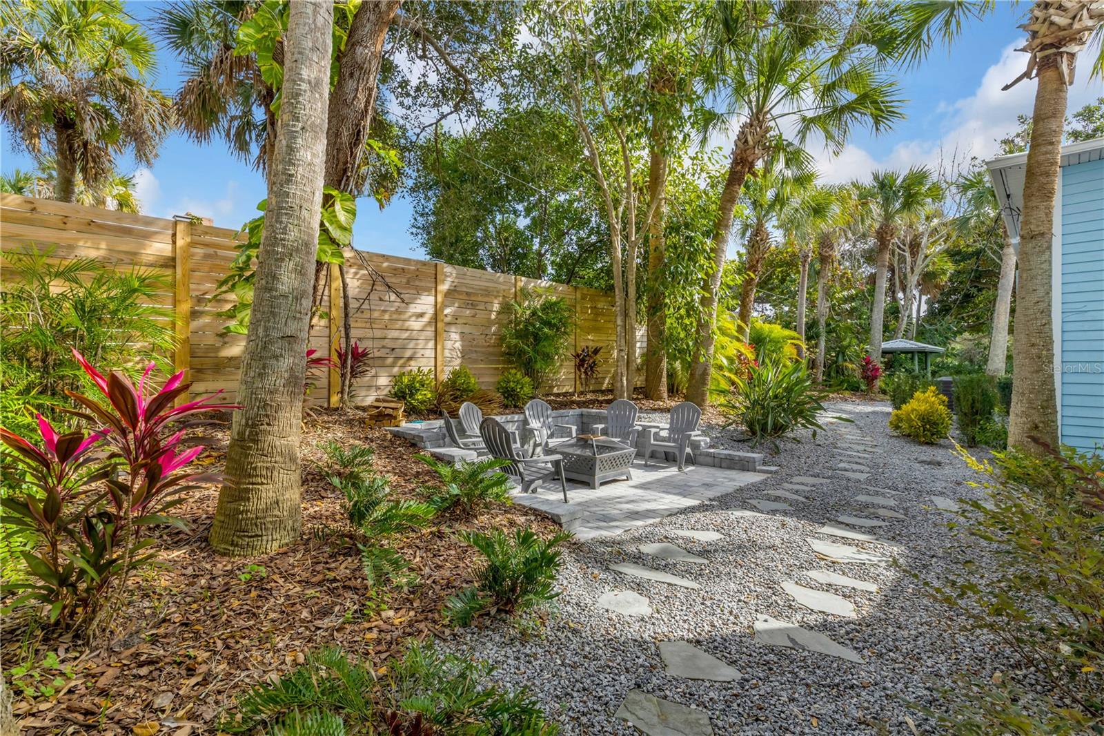 ORLANDO BEACH - Residential