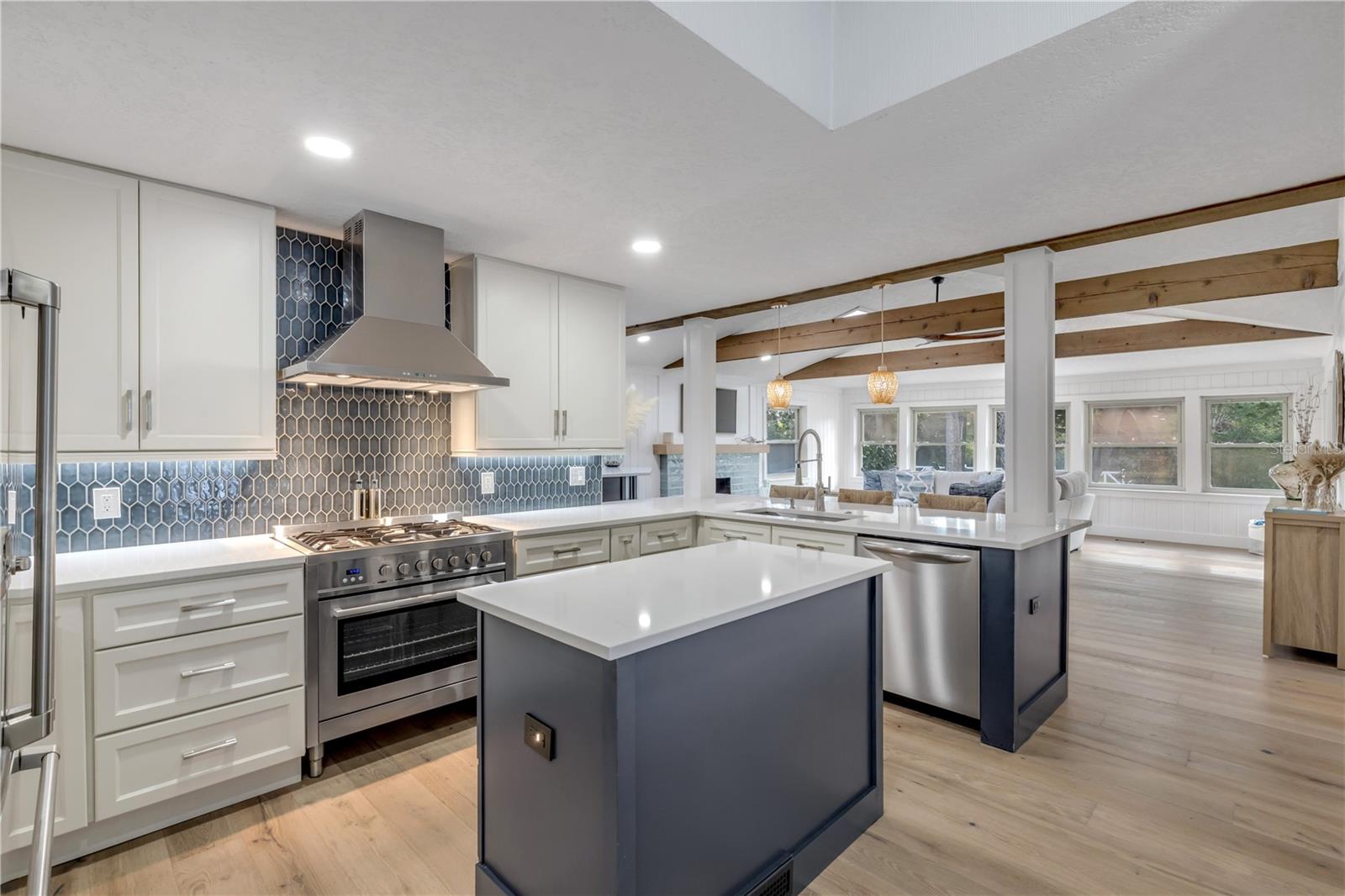 ORLANDO BEACH - Residential