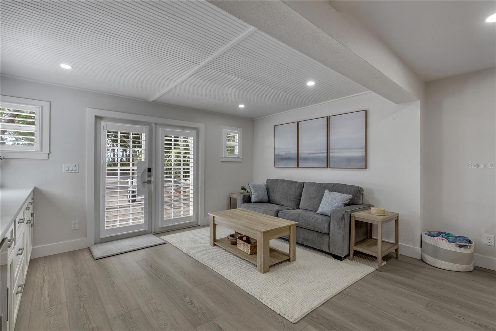 ORLANDO BEACH - Residential