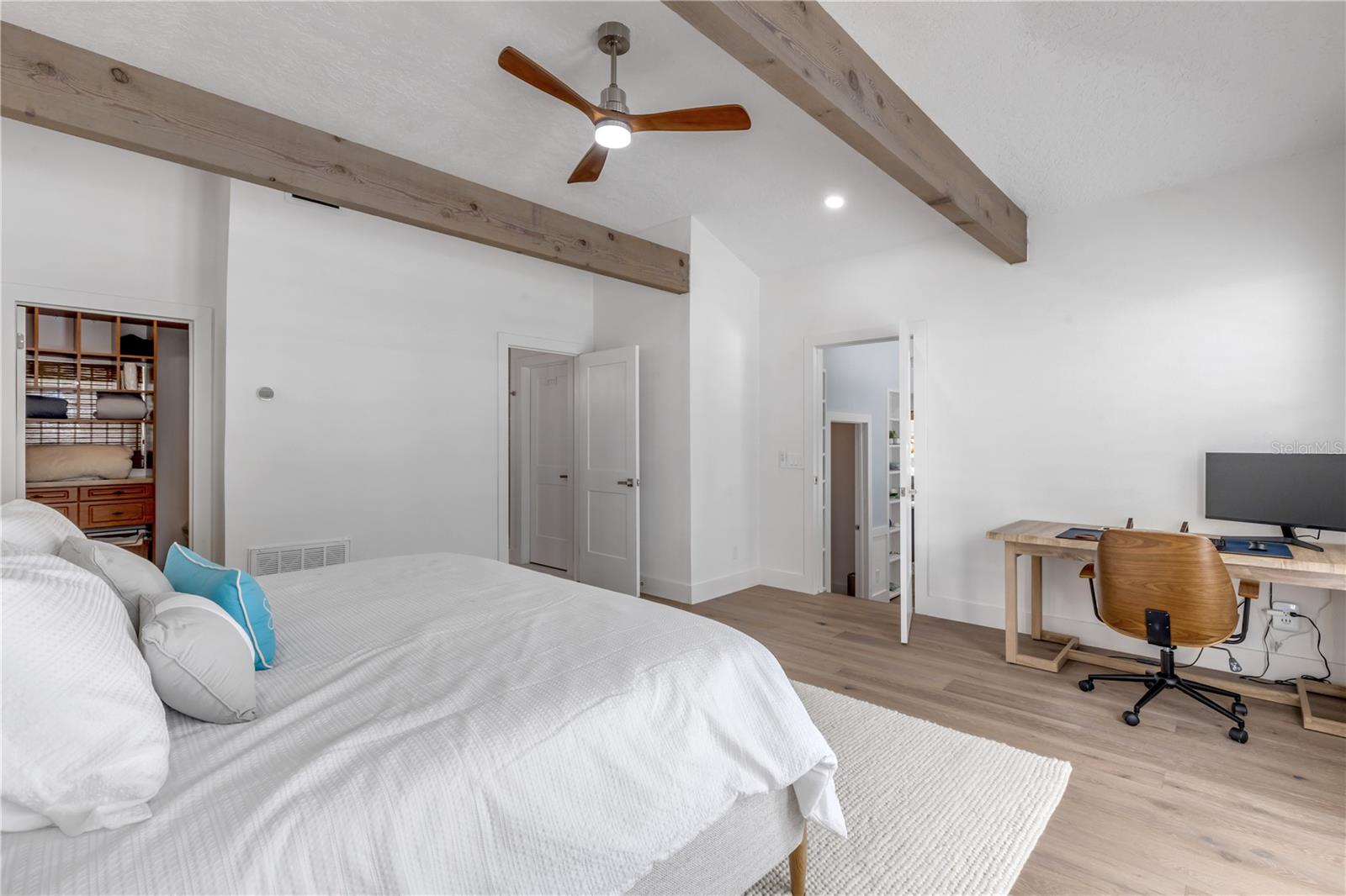 ORLANDO BEACH - Residential